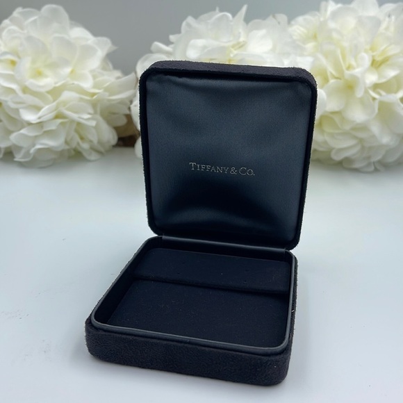 TIFFANY & Co Black Suede Earring Presentation Box - Picture 3 of 7